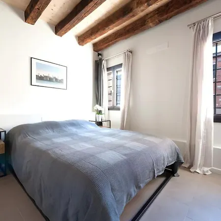 아파트 Ca' Ferrando, Brand New Apartment, Experienced Host! *