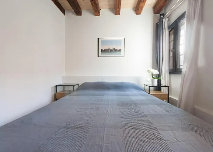 Ca' Ferrando, Brand New Apartment, Experienced Host! * Benátky