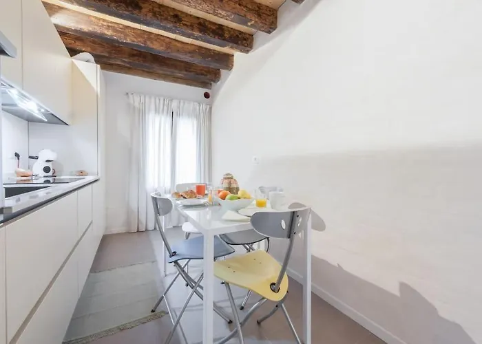 Ca' Ferrando, Brand New Apartment, Experienced Host! Apartmán Benátky