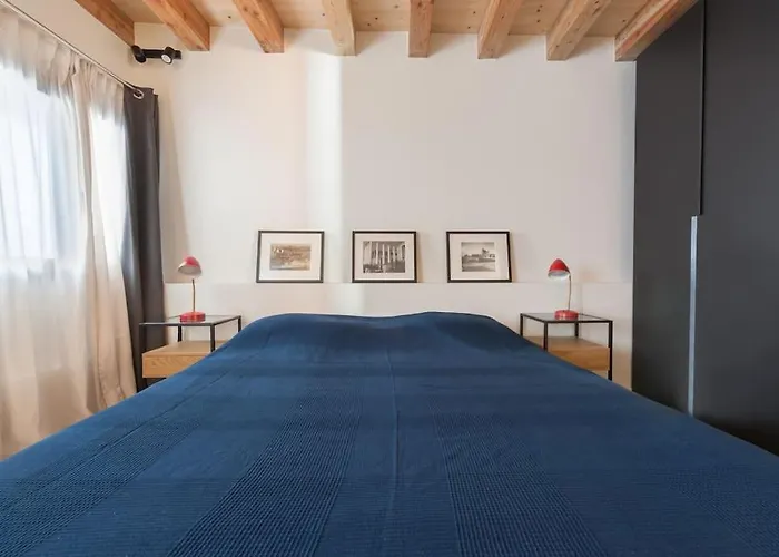 Ca' Ferrando, Brand New Apartment, Experienced Host! Apartmán *
