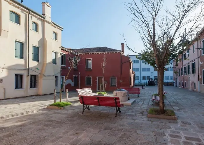 Ca' Ferrando, Brand New Apartment, Experienced Host! Apartmán