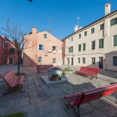 Διαμέρισμα Ca' Ferrando, Brand New Apartment, Experienced Host!
