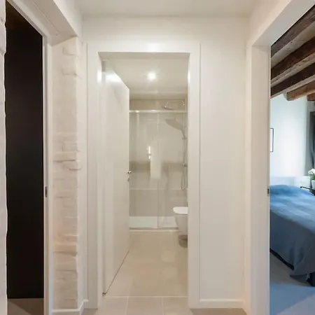 Διαμέρισμα Ca' Ferrando, Brand New Apartment, Experienced Host!