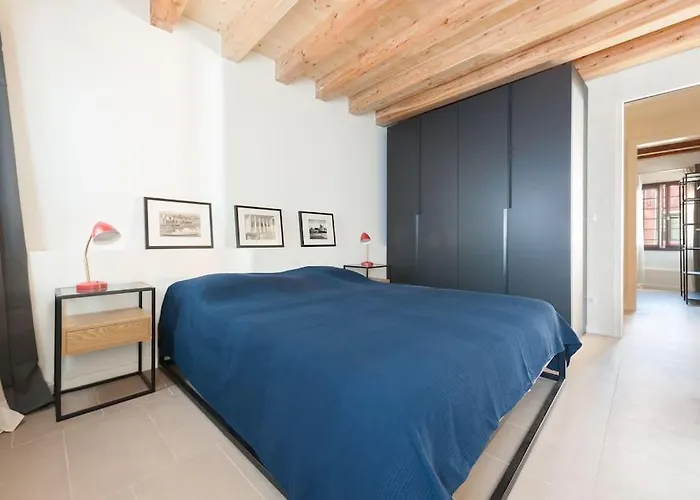 Ca' Ferrando, Brand New Apartment, Experienced Host! Apartamento