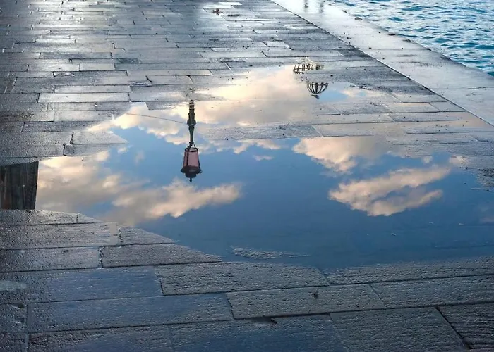 Ca' Ferrando, Brand New Apartment, Experienced Host!