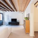 Ca' Ferrando, Brand New Apartment, Experienced Host! * Venedig