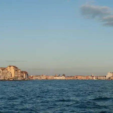 Ca' Ferrando, Brand New Apartment, Experienced Host! Lejlighed *